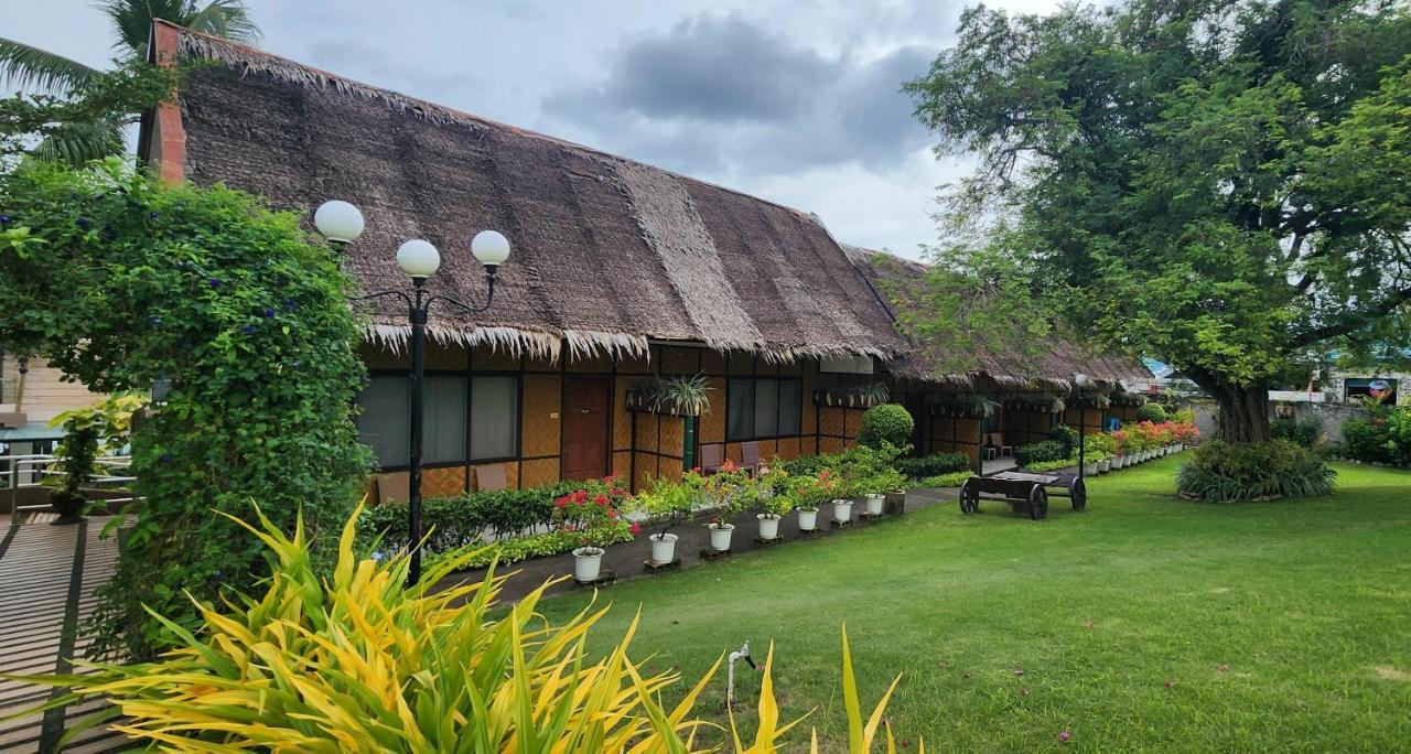 بنغلاو Villa Tomasa Alona Kew White Beach Resort المظهر الخارجي الصورة